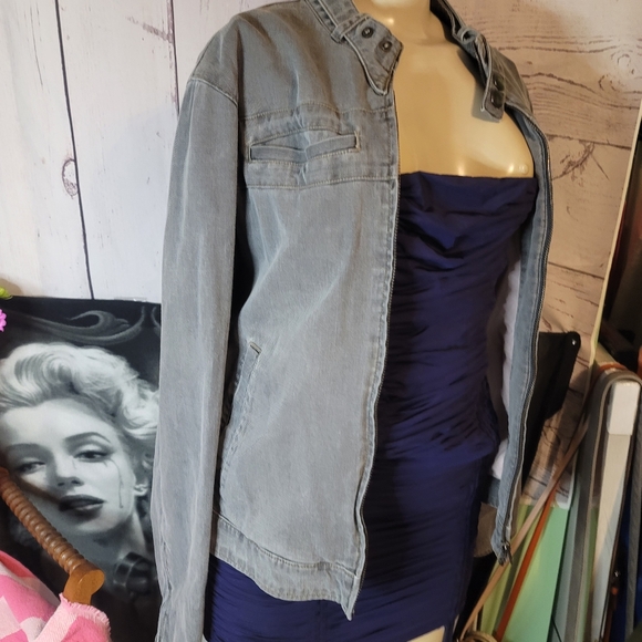 Guess Grey Vintage Jean Jacket -100 % Cotton - Picture 8 of 10